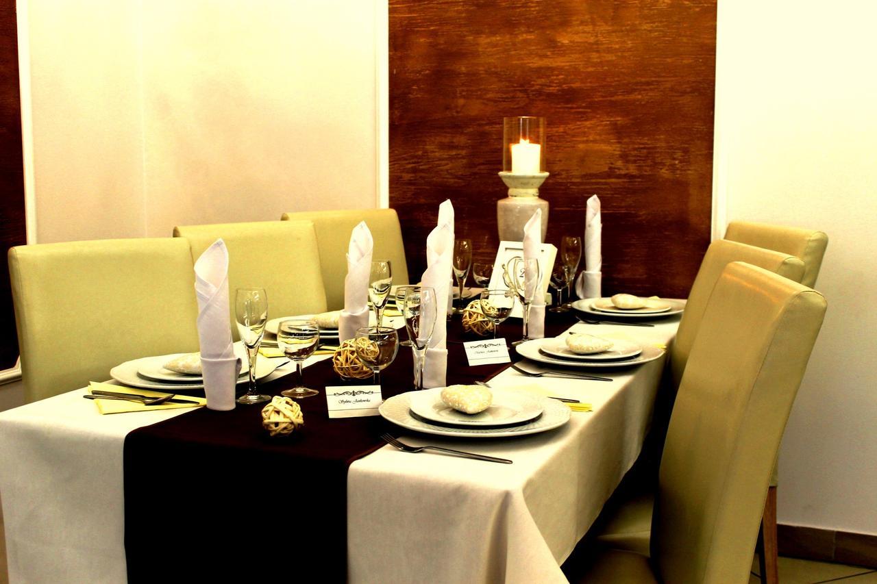 Imperium - Hotel Restauracja Фірлей Екстер'єр фото